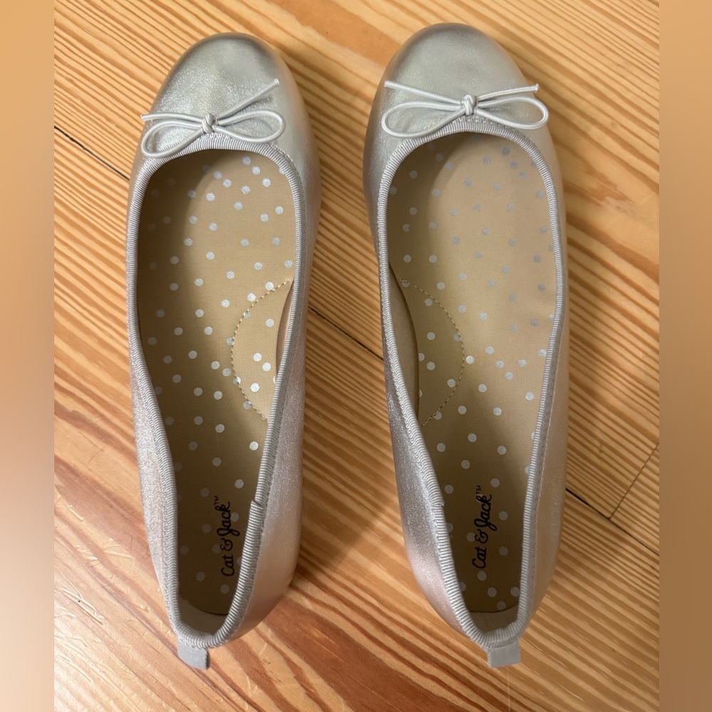 Cat & Jack Flats Worn Once Youth Size 5